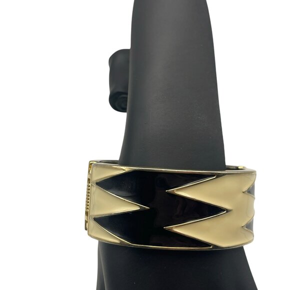 Vintage Black and Cream Zebra Stripe Clamper Bracelet - Picture 11 of 12